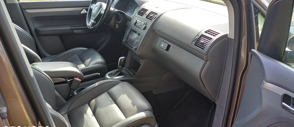 Volkswagen Touran cena 38000 przebieg: 290000, rok produkcji 2011 z Kobylin małe 211